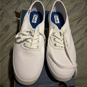 Like new. Womens KEDS sneaker